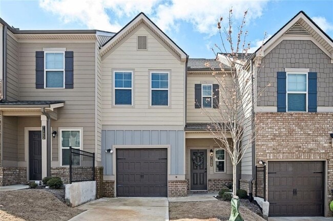 7126 Chara Ln in Atlanta, GA - Foto de edificio - Building Photo
