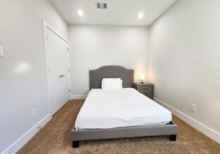 615 Northew St-Unit -ID1060798P in Houston, TX - Building Photo - Building Photo