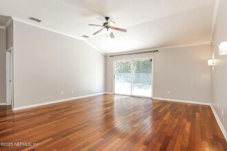 2378 Bentwater Dr W in Jacksonville, FL - Building Photo - Building Photo
