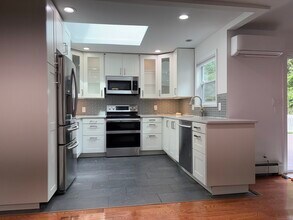 158 Jelliff Mill Rd in New Canaan, CT - Building Photo - Building Photo