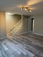 214 Lindell Dr, Unit B in Normal, IL - Building Photo - Building Photo