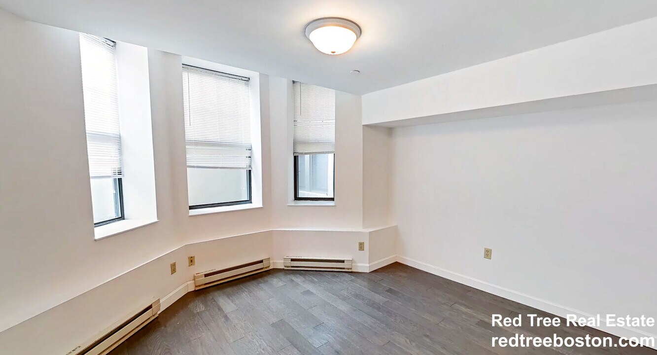 109 Queensberry St in Boston, MA - Building Photo