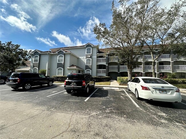 13917 Fairway Island Dr, Unit 922 in Orlando, FL - Building Photo - Building Photo