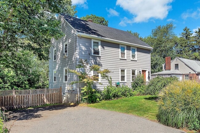 property at 10 Glen Gary Rd