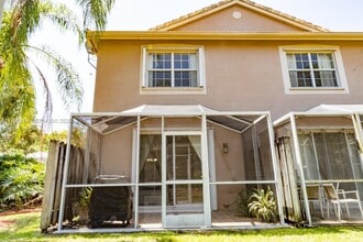 1999 Madeira Dr in Weston, FL - Building Photo - Building Photo