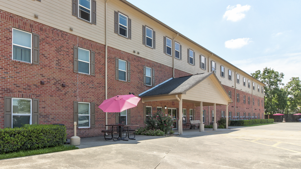 Sulphur Retirement Community in Sulphur, LA - Building Photo