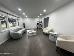 85 Locust Ave in West Long Branch, NJ - Building Photo - Building Photo