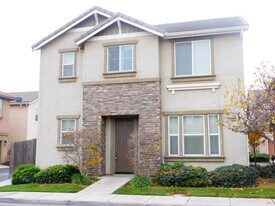 4355 W Artemisa Dr in Fresno, CA - Building Photo