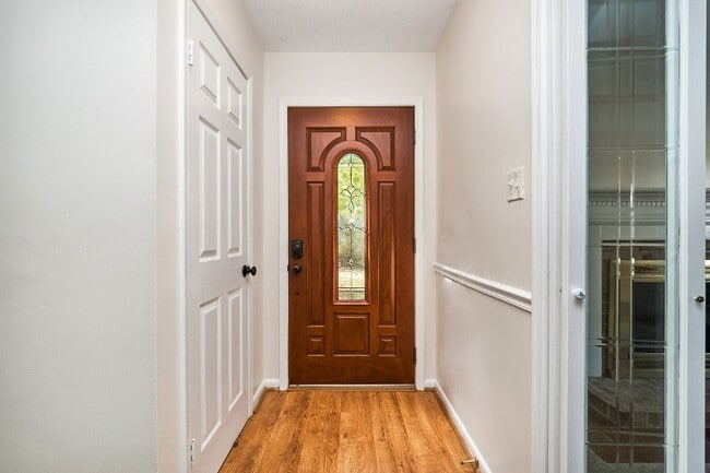 property at 2515 Longleaf Ct