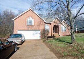 3308 Milton Ct in Thompson's Station, TN - Building Photo