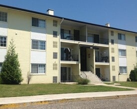 Portfolio of 8 Residential Condos in Oxon Hill, MD - Building Photo - Building Photo