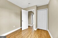 2414 Baker St photo'