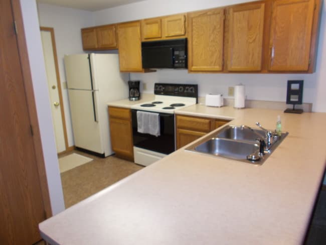 2015 Sterling Ct in Findlay, OH - Foto de edificio - Building Photo