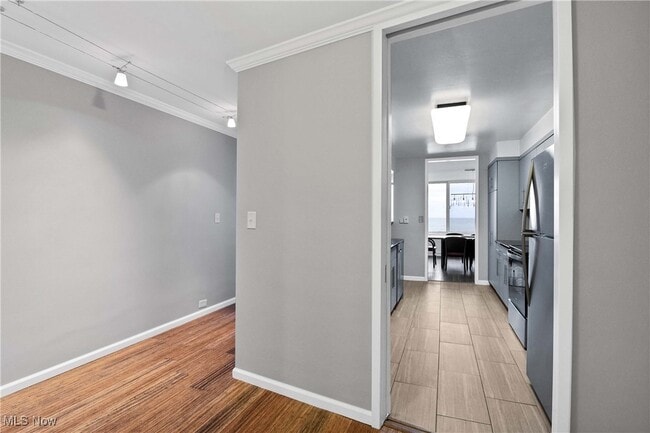 12700 Lake Ave in Cleveland, OH - Foto de edificio - Building Photo