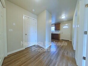 1223 11th St in Bremerton, WA - Building Photo - Building Photo