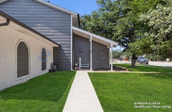 127 Hardwicke Ln in Little Elm, TX - Foto de edificio - Building Photo
