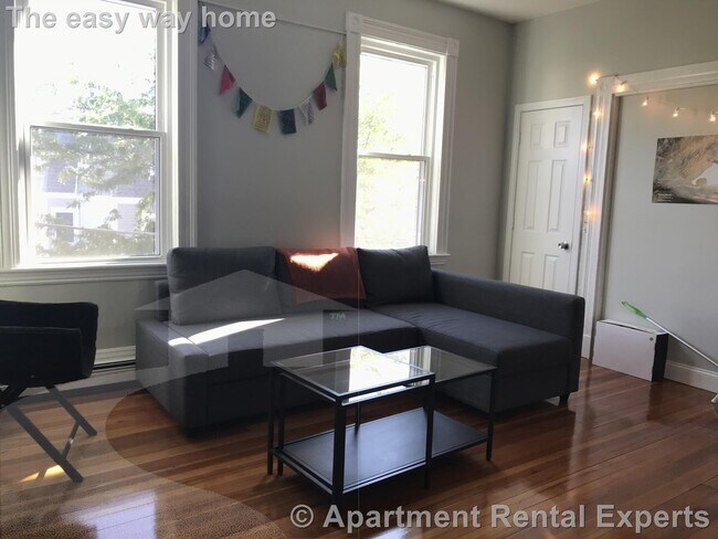 147 Columbia St, Unit #2R in Cambridge, MA - Building Photo - Building Photo