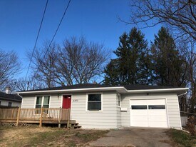 2303 Humphrey St in Kalamazoo, MI - Building Photo