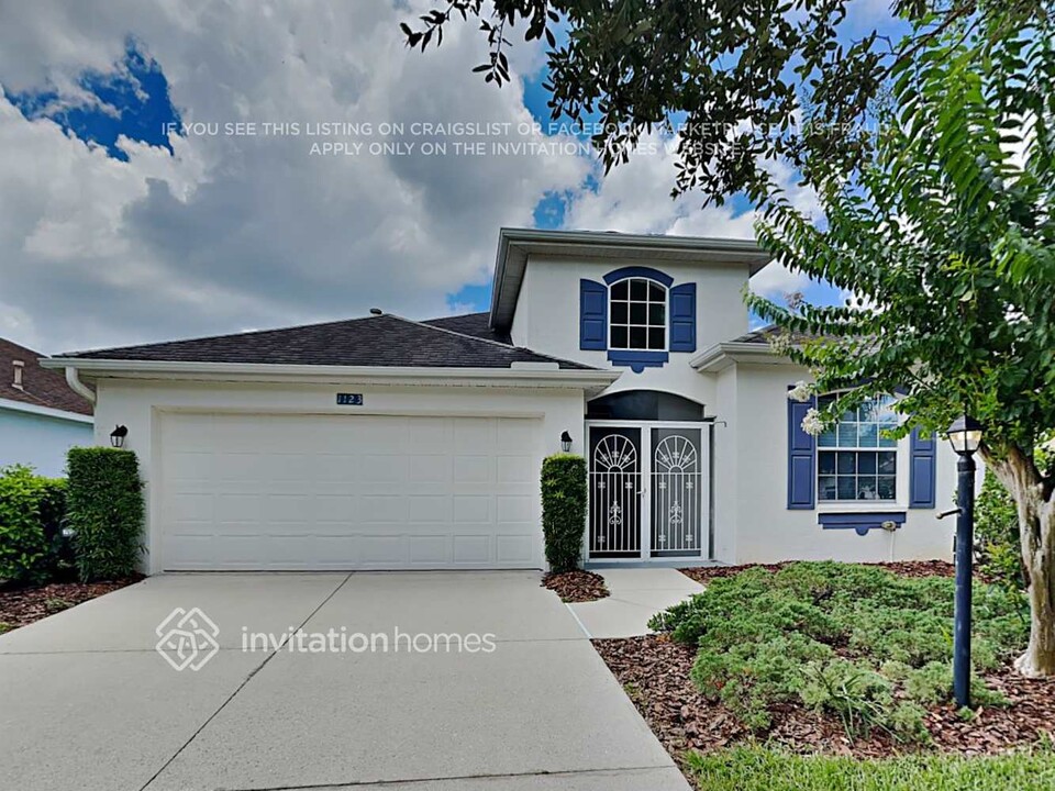 1123 Millbrook Cir in Bradenton, FL - Building Photo