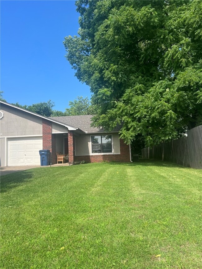 property at 718 N Walnut St