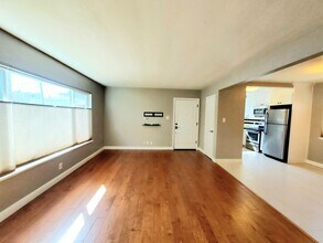 1217 Paloma Ave in Burlingame, CA - Building Photo - Building Photo
