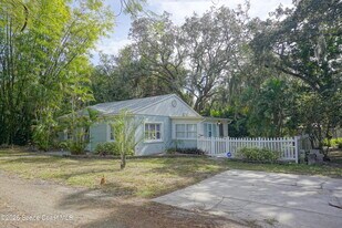 2812 Shwonda Ave NE in Palm Bay, FL - Building Photo