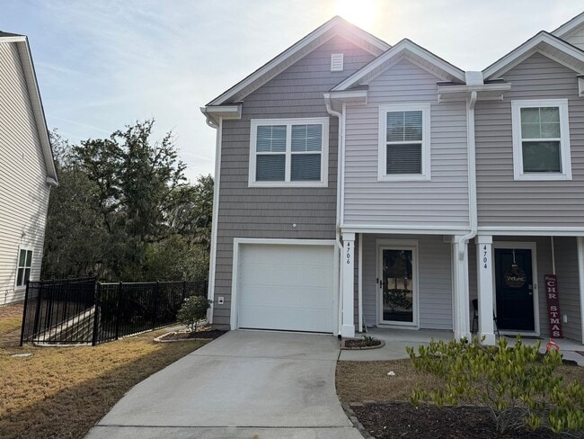 4706 Palm View Cir in North Charleston, SC - Foto de edificio - Building Photo