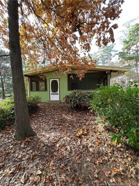 2001 Galax Dr in Fayetteville, NC - Foto de edificio - Building Photo