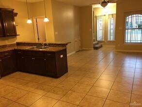 18 Kiwi Ave W in Pharr, TX - Building Photo - Building Photo