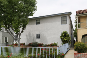 151 N Hamilton Dr in Beverly Hills, CA - Building Photo - Building Photo