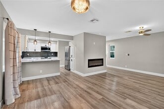 333 S Tonopah Dr in Las Vegas, NV - Building Photo - Building Photo