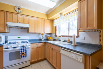 489 Leslie Ct in Des Plaines, IL - Foto de edificio - Building Photo