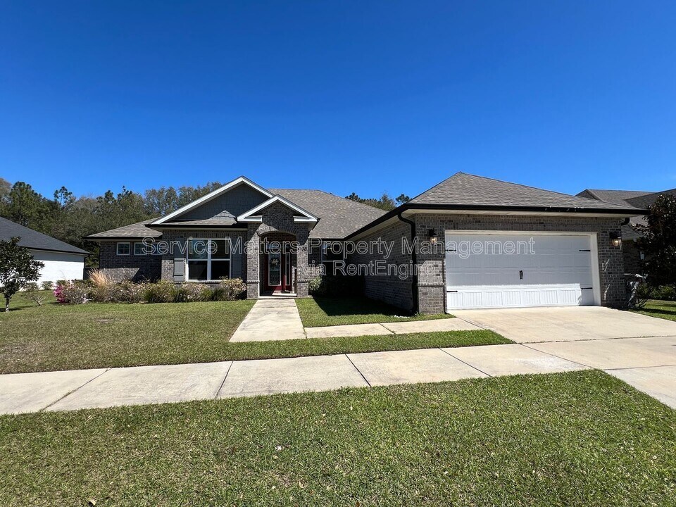 4130 Lazy Breeze Ln in Milton, FL - Building Photo