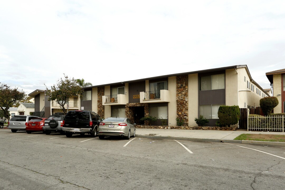 Waterstone Apartments in Long Beach, CA - Building Photo