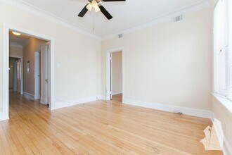 3056 N Greenview Ave, Unit 3058-2 in Chicago, IL - Building Photo - Building Photo