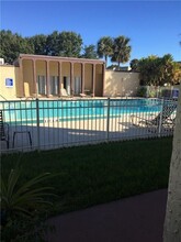 548 Orange Dr, Unit 16 in Altamonte Springs, FL - Foto de edificio - Building Photo