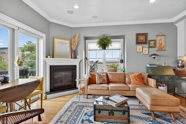 property at 862 E 2nd St
