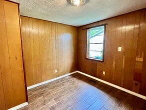 619 W 3rd St in Malvern, AR - Foto de edificio - Building Photo