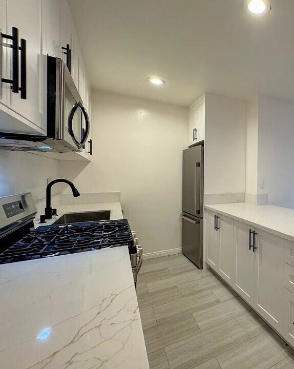 170 E 2nd St in Rialto, CA - Building Photo