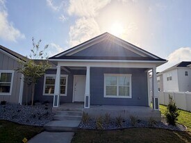8210 NW 37th Rd in Gainesville, FL - Building Photo