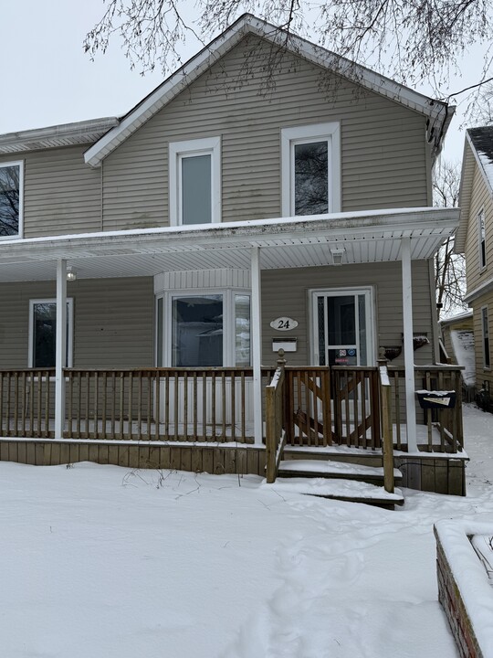 24 James St in Chatham, ON - Building Photo