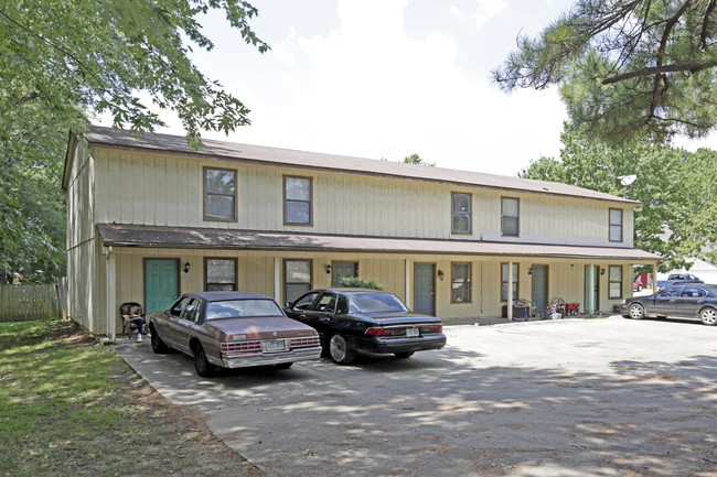 2765-2773 N Barcelona Ave in Fayetteville, AR - Foto de edificio - Building Photo