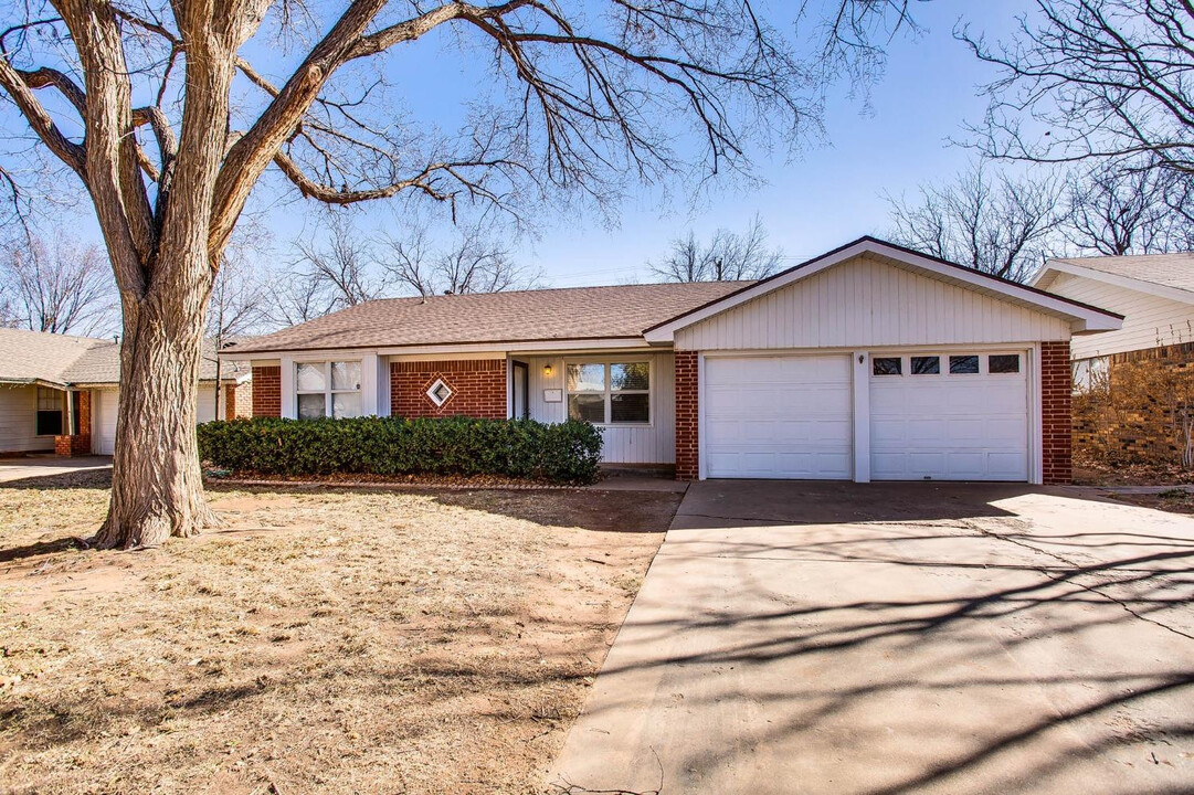 4505 27th St in Lubbock, TX - Building Photo