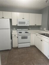 302 Bubble Creek Ct in Fayetteville, NC - Building Photo - Building Photo