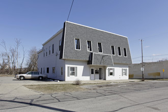 730 W Washington Ave in Muskegon, MI - Foto de edificio - Building Photo