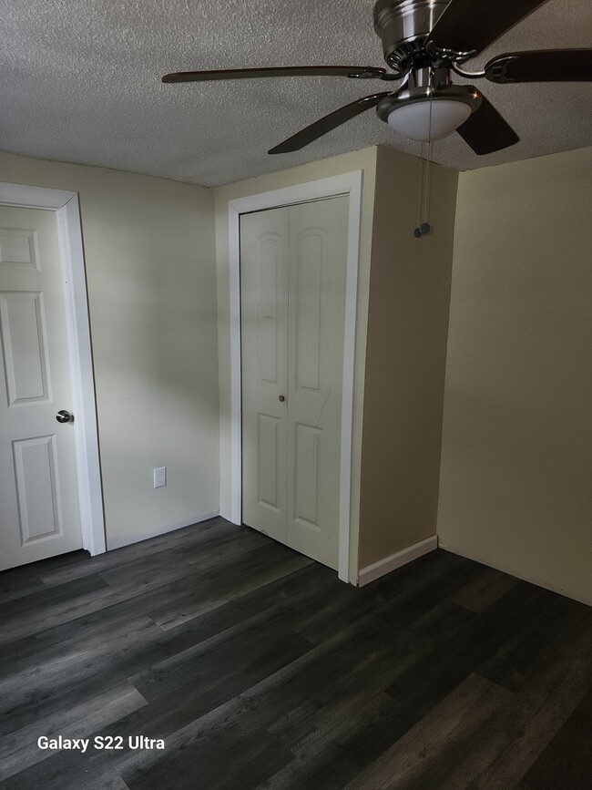 156 Oak St, Unit 156 oak apt #1 in Manchester, CT - Building Photo - Building Photo