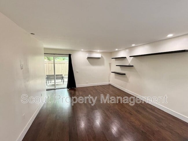 property at 28661 Via Las Flores
