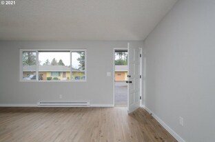 6112 NE Hazel Dell Ave in Vancouver, WA - Building Photo