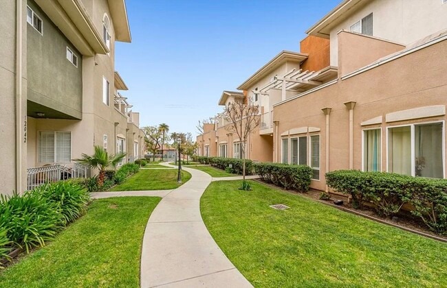 property at 12056 S Broadway