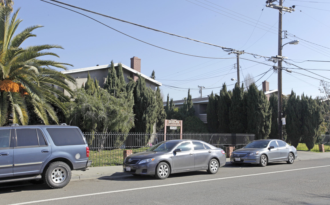 Dixon Townhouse Apartments in Hayward, CA - Building Photo